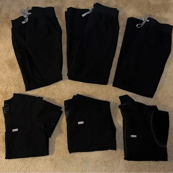 Black Figs Scrubs - Picture 1 of 10